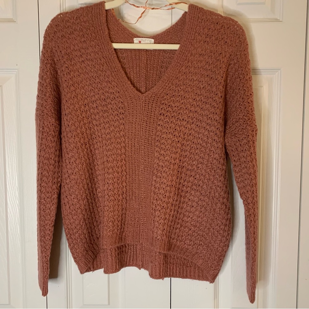 Poof Apparel Women’s Long Sleeve V-Neck Rose Knit Mohair Sweater Size Small